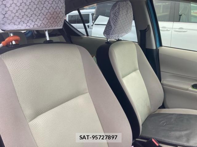 Toyota AQUA 2012-03 8034423-12