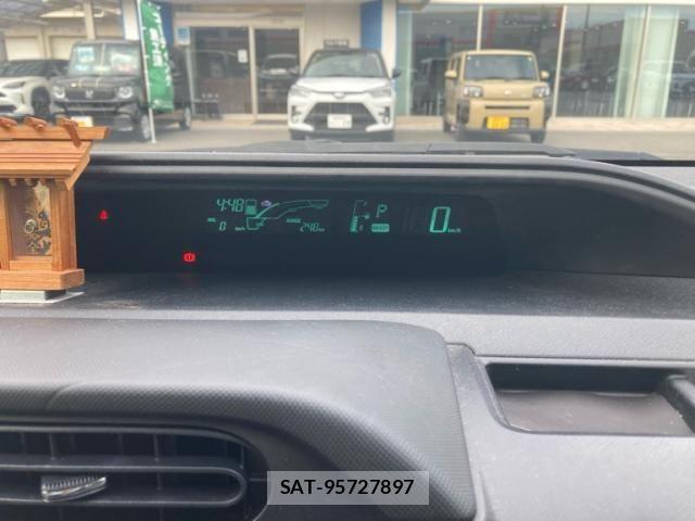 Toyota AQUA 2012-03 8034423-16