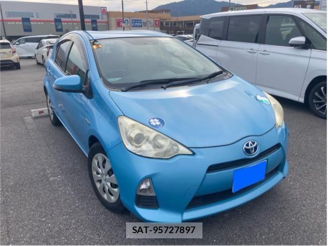 Toyota AQUA 2012-03 8034423-1