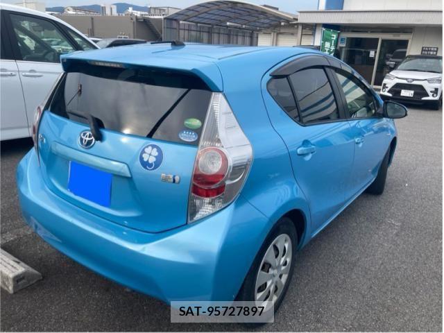 Toyota AQUA 2012-03 8034423-2