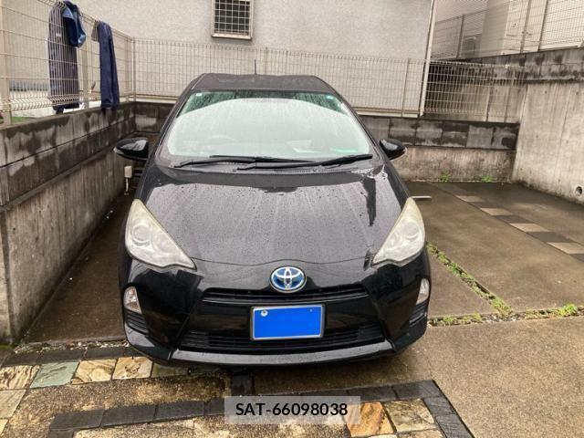 Toyota AQUA 2013-09 8034415-0