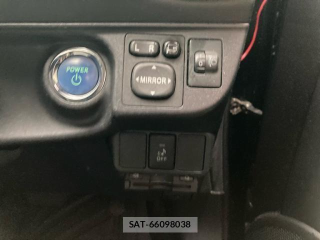 Toyota AQUA 2013-09 8034415-9