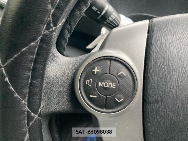 Toyota AQUA 2013-09 8034415-11