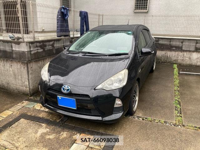 Toyota AQUA 2013-09 8034415-1