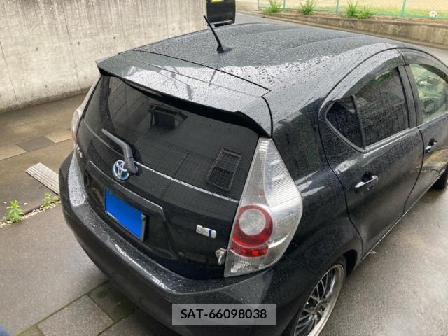 Toyota AQUA 2013-09 8034415-2
