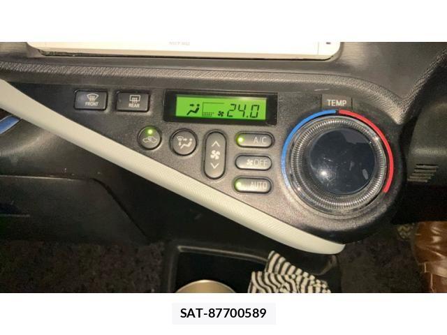 Toyota AQUA 2013-08 8034416-14