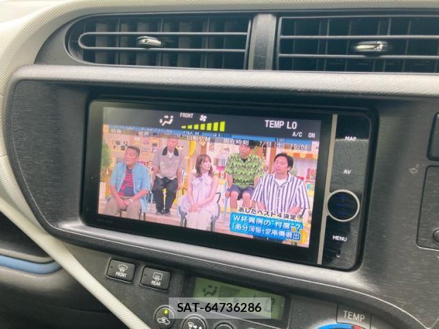 Toyota AQUA 2013-08 8034414-11