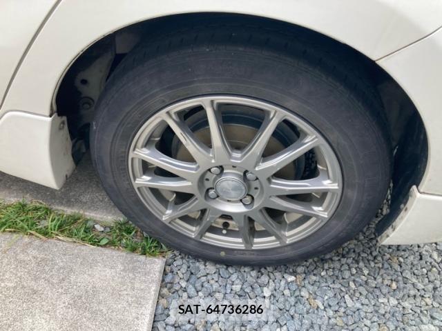 Toyota AQUA 2013-08 8034414-5