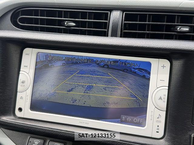 Toyota AQUA 2013-10 8034396-18