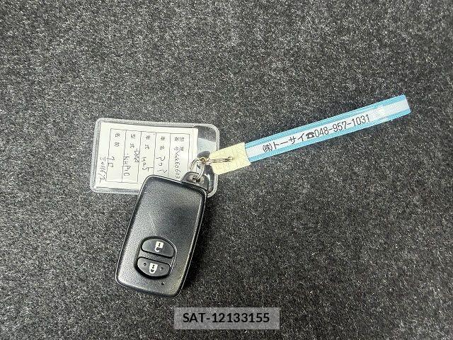 Toyota AQUA 2013-10 8034396-25