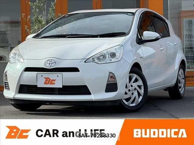 Toyota AQUA 2013-10 8034395-0