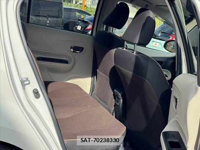 Toyota AQUA 2013-10 8034395-16