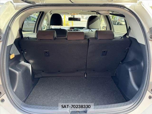 Toyota AQUA 2013-10 8034395-19