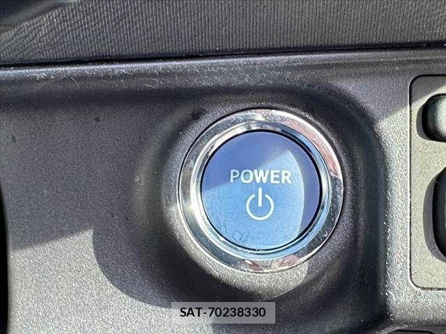 Toyota AQUA 2013-10 8034395-24
