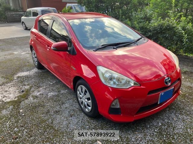 Toyota AQUA 2012-12 8034411-1