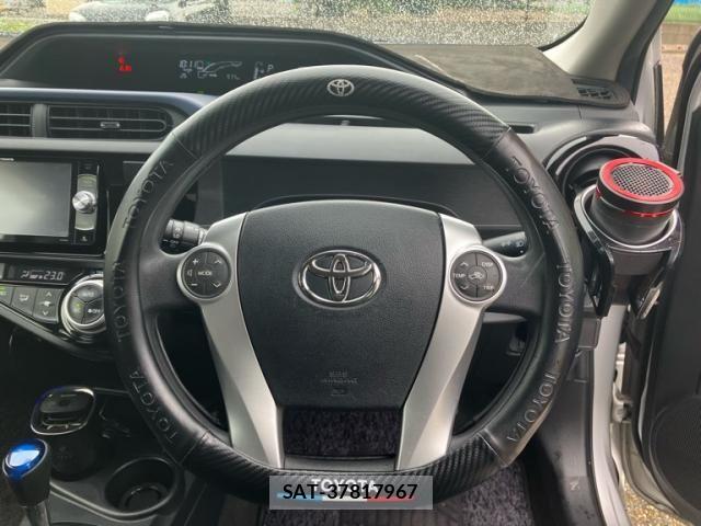 Toyota AQUA 2015-08 8034405-12
