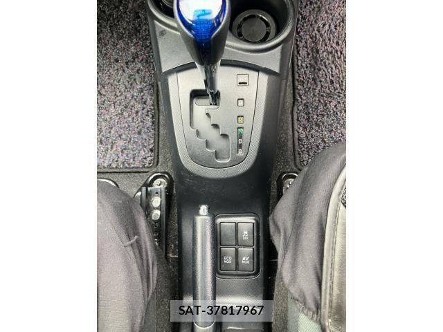 Toyota AQUA 2015-08 8034405-15