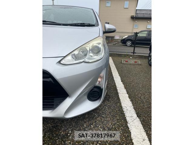 Toyota AQUA 2015-08 8034405-2