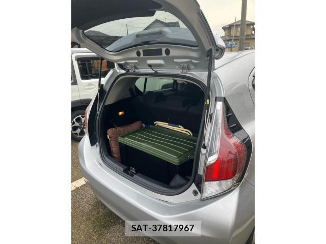 Toyota AQUA 2015-08 8034405-7