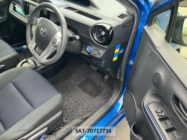 Toyota AQUA 2015-11 8072839-11