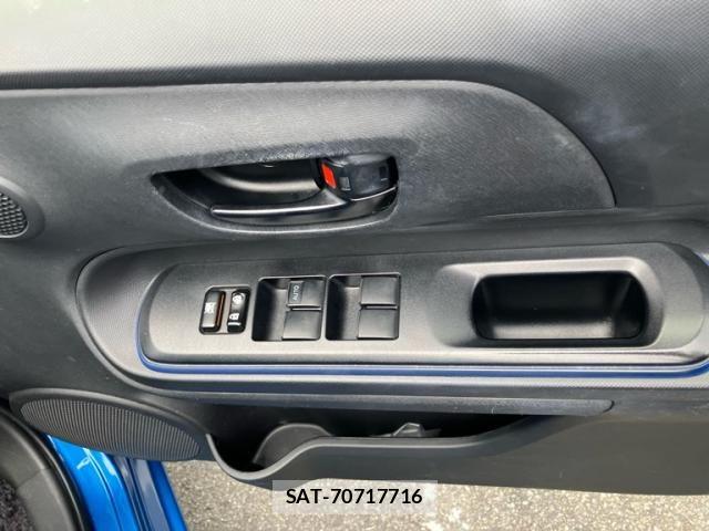 Toyota AQUA 2015-11 8072839-12