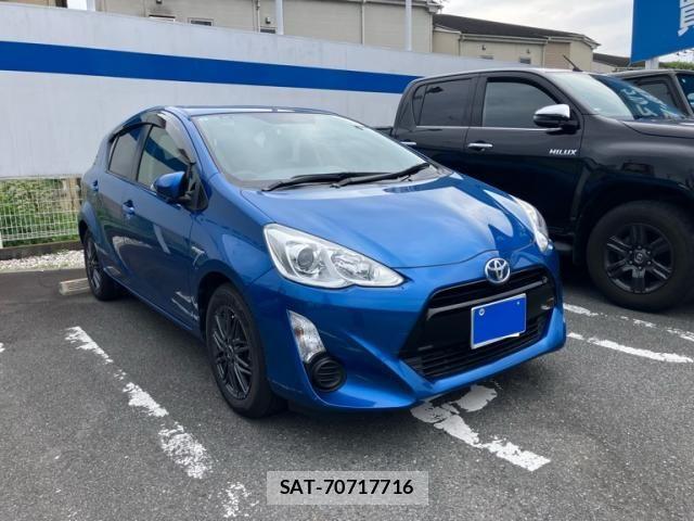 Toyota AQUA 2015-11 8072839-1