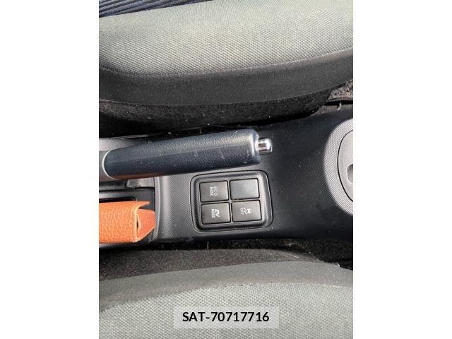 Toyota AQUA 2015-11 8072839-21