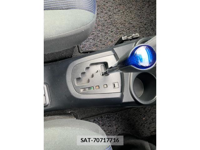 Toyota AQUA 2015-11 8072839-22