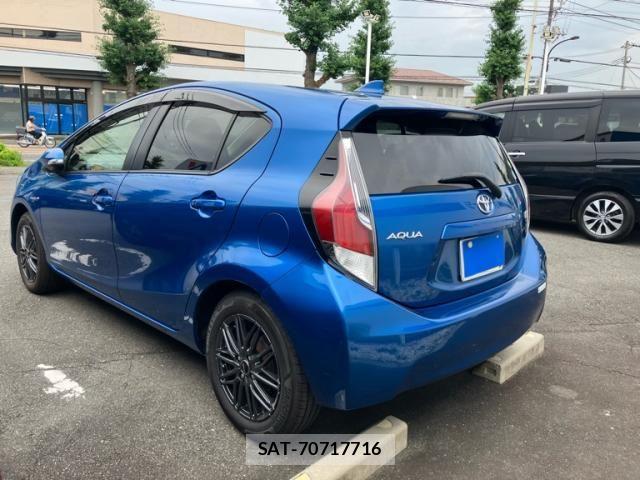 Toyota AQUA 2015-11 8072839-4