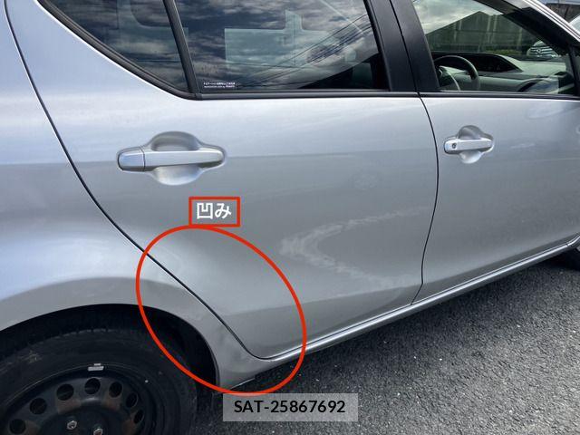 Toyota AQUA 2012-08 8072835-13