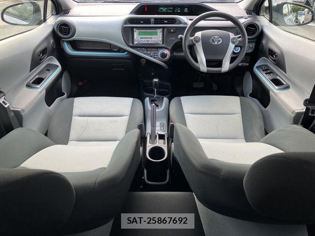 Toyota AQUA 2012-08 8072835-5