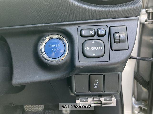 Toyota AQUA 2012-08 8072835-7