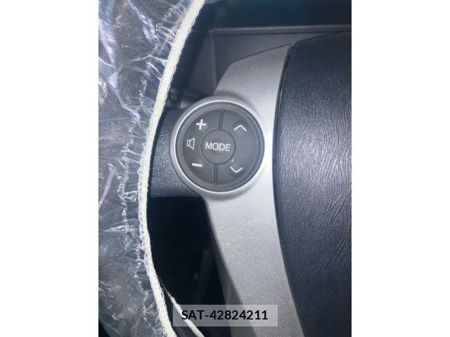 Toyota AQUA 2013-10 8072828-12