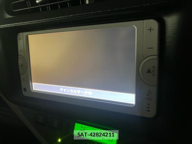 Toyota AQUA 2013-10 8072828-16