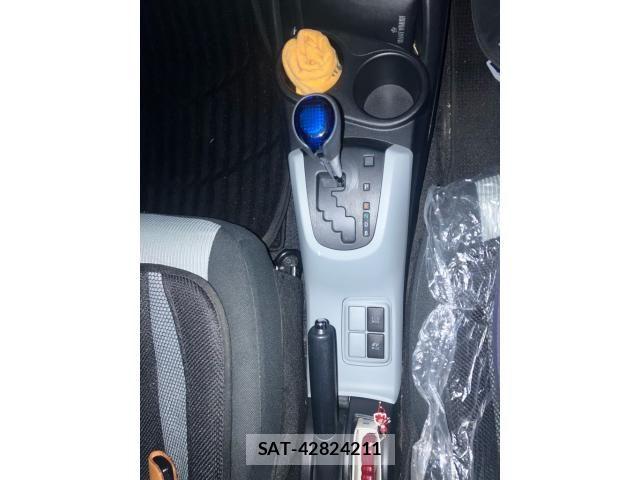 Toyota AQUA 2013-10 8072828-17