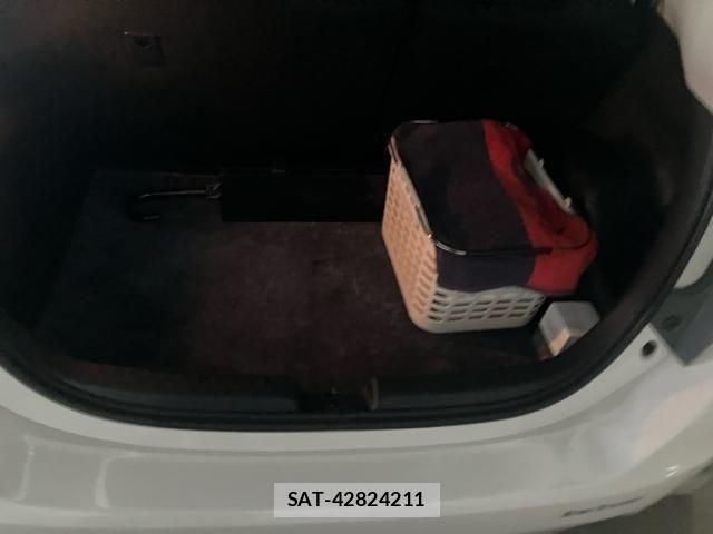 Toyota AQUA 2013-10 8072828-21