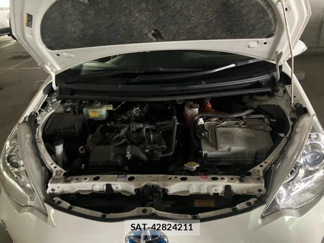 Toyota AQUA 2013-10 8072828-23