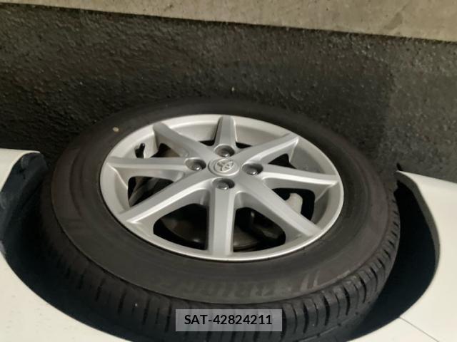 Toyota AQUA 2013-10 8072828-5