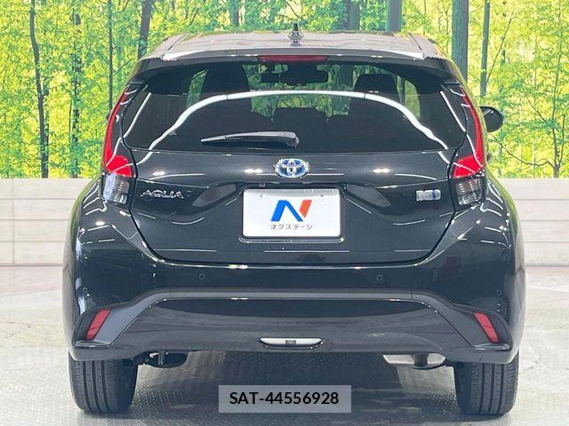 Toyota AQUA 2022-10 8072781-14