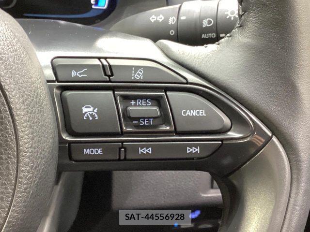 Toyota AQUA 2022-10 8072781-6
