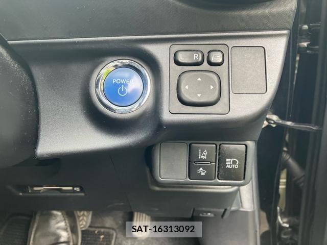 Toyota AQUA 2017-07 8072574-14