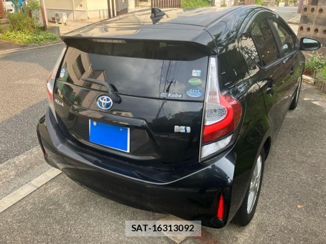Toyota AQUA 2017-07 8072574-1