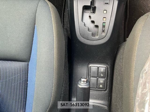 Toyota AQUA 2017-07 8072574-19