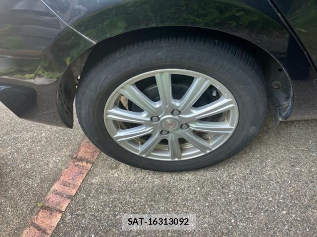 Toyota AQUA 2017-07 8072574-3