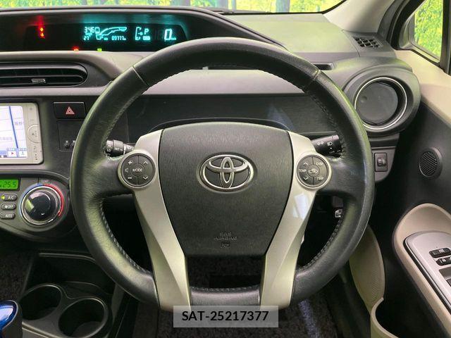 Toyota AQUA 2013-04 8072573-10