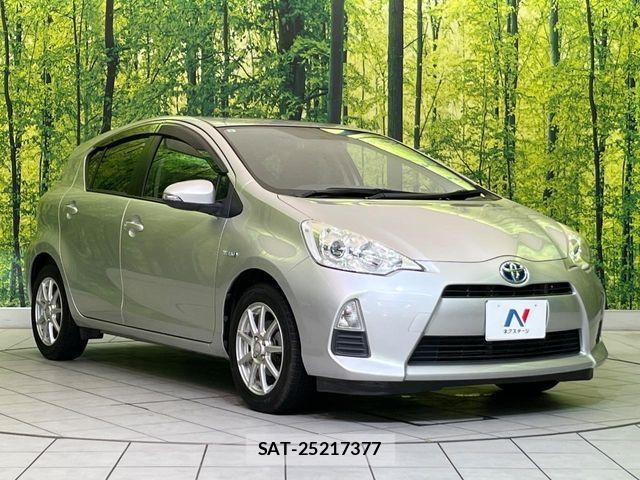 Toyota AQUA 2013-04 8072573-15