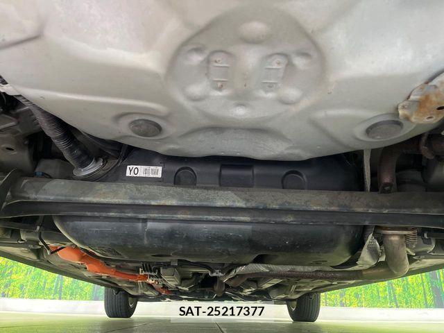 Toyota AQUA 2013-04 8072573-18