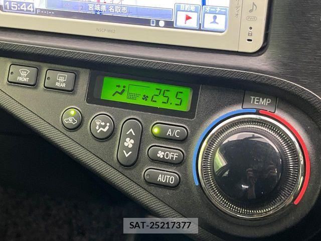 Toyota AQUA 2013-04 8072573-5