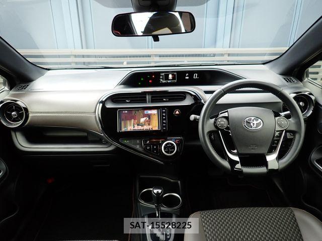 Toyota AQUA 2019-04 8072787-1