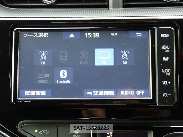 Toyota AQUA 2019-04 8072787-4